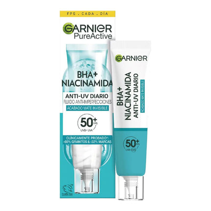 GARNIER Pure Active Fluido UV Diario con BHA + Niacinamida FPS50+ acabado Mate e Invisible, para pieles grasas con tendencia acneica  40 ml